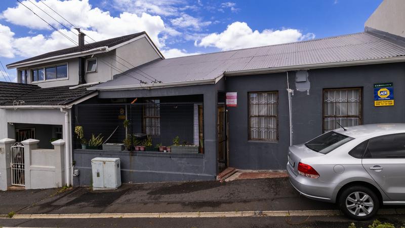 2 Bedroom Property for Sale in University Estate Western Cape